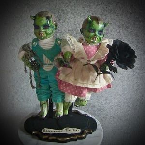 Siamese Twin Newborn Demon Zombie w Fangs Doll